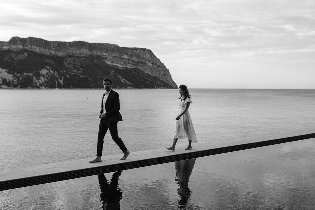 photographe-couple-cassis-seance-engagement_1_qzskzb
